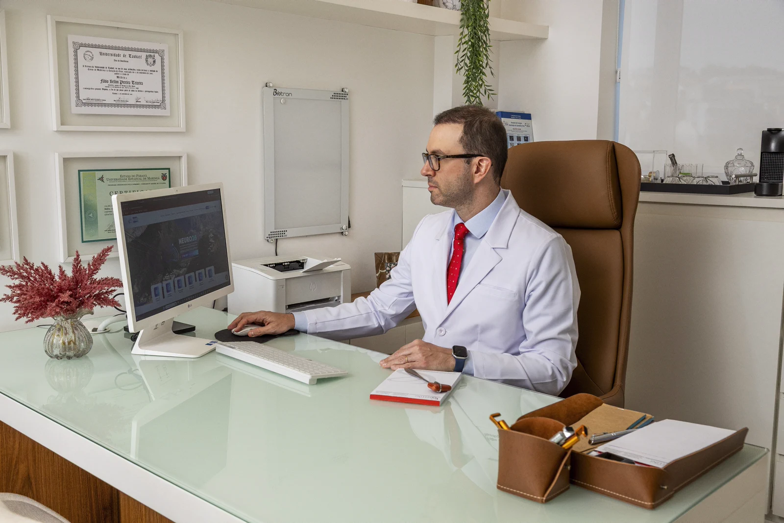 Dr. Felipe Sampaio Saba, neurologista, na Clínica Bellini — foto 3 de 10